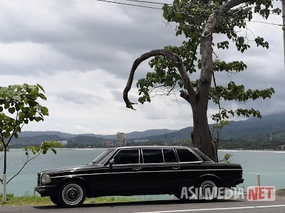 JACO-BEACH-COSTA-RICA-MERCEDES-W123-LIMOUSINE.jpg