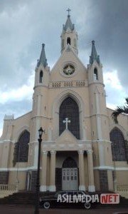 Iglesia-De-San-Rafael.-Heredia-Province-San-Rafael-COSTA-RICA-LIMOUSINE-SERVICE.jpg