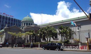 The-Metropolitan-Cathedral-of-San-Jose.-COSTA-RIXA-W123-MERCEDES-LIMOUSINE-SERVICE-FOR-WEDDINGS.jpg