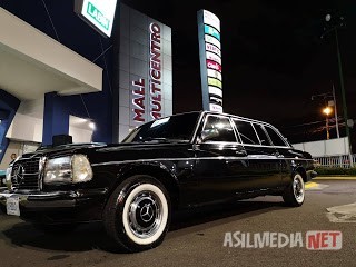 OPI-Nailbar-Multicentro-Desamparados.-COSTA-RICA-MERCEDES-300D-W123-LIMOUSINE.jpg