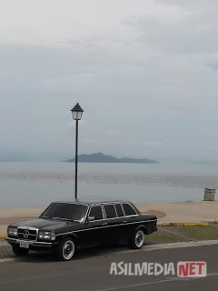 PLAYA-PUNTARENAS.-COSTA-RICA-W1213-300D-MERCEDES-LANG-LIMOUSINE.jpg