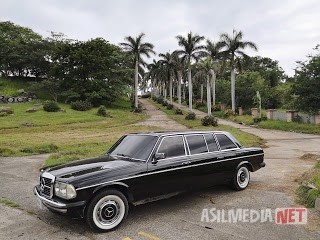 La-Roca-Golf-Club---Puntarenas-Costa-Rica.-MERCEDES-LANG-W123-LWB-LIMOUSINE.jpg