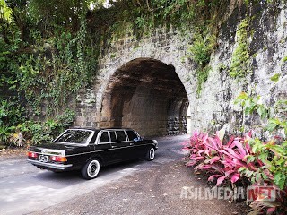 MERCEDES-300D-W123-LIMOUSINE-IN-Puentes-del-Ferrocarril-en-Parruas.-COSTA-RICA.jpg