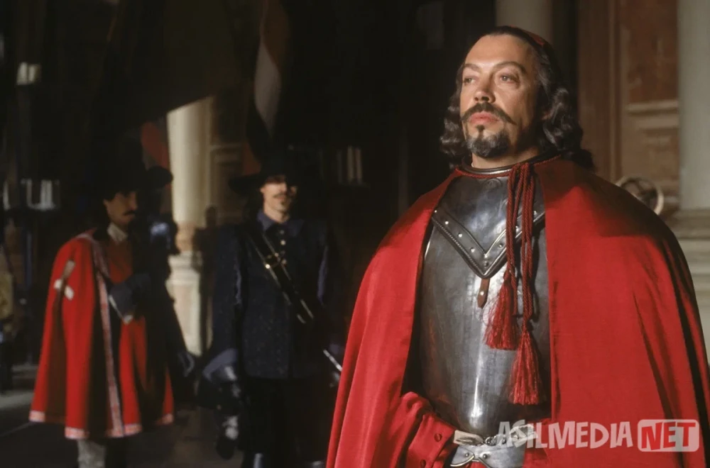 külot kiygan qizning yaqindan surati