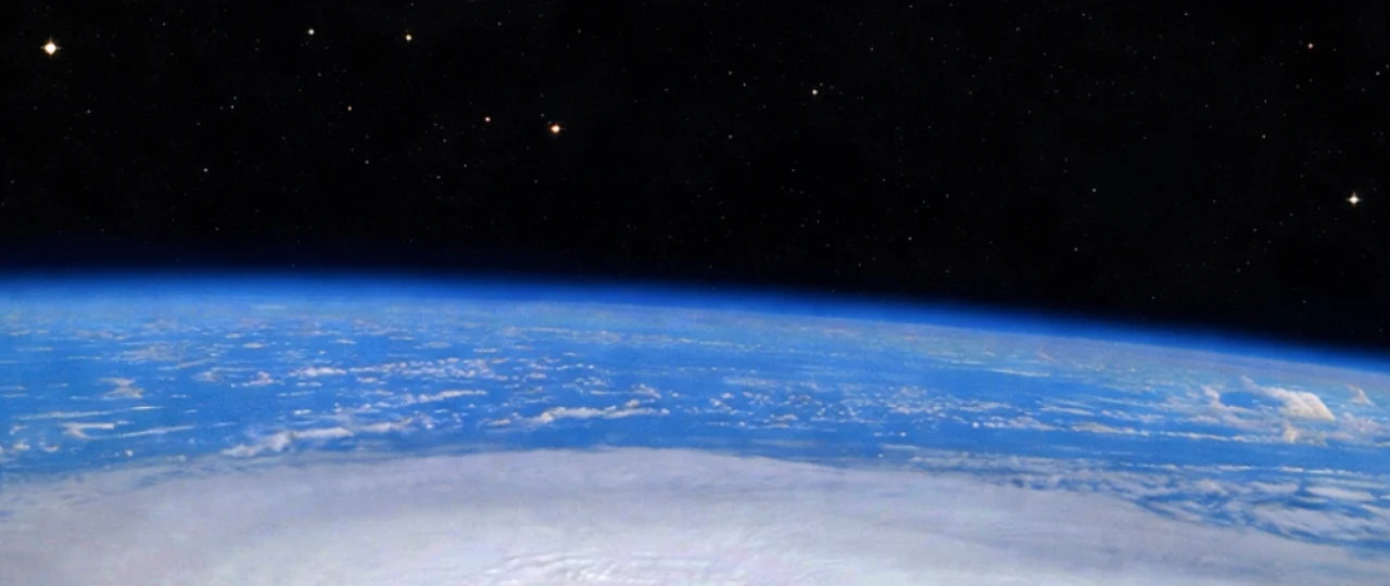 Yer: Sayyoraning qudratlari 2007 Uzbek tilida O'zbekcha tarjima kino Full HD tas-ix skachat