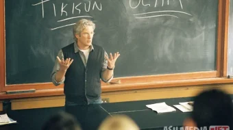 Asalarilar mavsumi / So'zlar o'yini Germaniya filmi 2005 Uzbek tilida O'zbekcha tarjima kino Full HD tas-ix skachat skrinshot 3