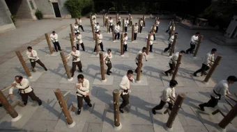 Ip Man: Afsonaning tug'ulishi / Legendaning Yaralishi / Paydo bo'lishi Uzbek tilida 2010 O'zbekcha tarjima kino HD skrinshot 1