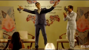 Qarib quyilmagan chollar / Keksalikdagi sho'xlik 2014 Hind kino Uzbek tilida O'zbekcha tarjima kino Full HD tas-ix skachat skrinshot 4