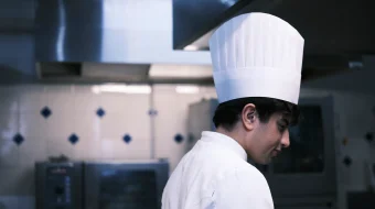 Yulduzli oshxona Uzbek tilida 2023 O'zbekcha tarjima kino HD skrinshot 1