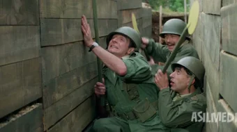 Yangi askarlar urushga borganda Fransiya retro filmi Uzbek tilida O'zbekcha 1974 tarjima kino Full HD tas-ix skachat skrinshot 4