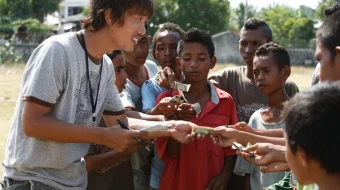 Beg'ubor orzular Uzbek tilida 2010 O'zbekcha tarjima kino HD skrinshot 2