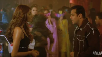 Kirish mumkin emas Hind kino 2005 Xiyonatkor erlar / Kirish Taqiqlangan / Muammolar girdobida Uzbek tilida O'zbekcha tarjima kino HD skrinshot 3