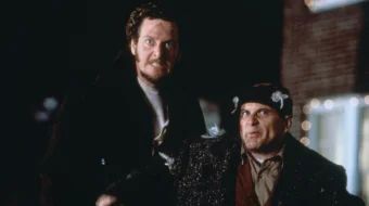 Uyda yolg'iz 1 Uzbek tilida 1990 O'zbek tarjima kino Original holda skrinshot 1