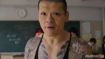 Jonli efirdagi jang / Ajoyib zarba Premyera 2026 Barcha qismlar Uzbek tilida O'zbekcha tarjima kino Full HD tas-ix skachat skrinshot 2
