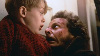 Uyda yolg'iz 1 Uzbek tilida 1990 O'zbek tarjima kino Original holda skrinshot 3