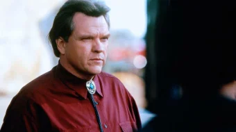 Qora ko'ppak Uzbek tilida 1998 O'zbekcha tarjima film Full HD skachat skrinshot 1