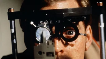 Jeyms Bond hech qachon Hech qachon dema Uzbek tilida 1983 O'zbekcha tarjima kino HD skrinshot 2