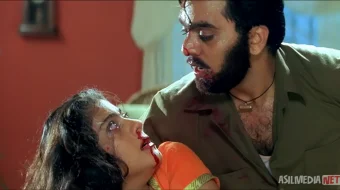 Dushman / Manyak / Opamning qasosi 2 Hind kino 1998 Uzbek tilida O'zbekcha tarjima kino Full HD tas-ix skachat skrinshot 1