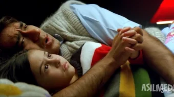 Sevgi mo'jizalar yaratadi / Men shunaqa odamman / Qizimni sizga bermayman Hind kino 2005 Uzbek tilida O'zbekcha tarjima kino Full HD tas-ix skachat skrinshot 2