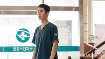 Chekka qishloqdagi doktor 2026 Koreya dorama seriali Uzbek tilida Chekka shahardagi doktor O'zbekcha tarjima kino Full HD tas-ix skachat skrinshot 3
