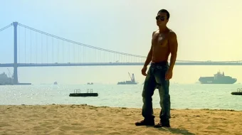 Qaynoq Nuqta / Issiq joy / Qaltis nuqta Donni Yen ishtirokida Uzbek tilida 2007 O'zbekcha tarjima kino HD skrinshot 1