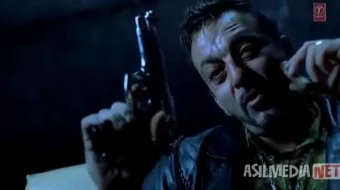 Musofir / Xiyonatkor xotin 3 / Musafir / Taqdir tomon borish Hind kino 2004 Uzbek tilida O'zbekcha tarjima kino Full HD tas-ix skachat skrinshot 3