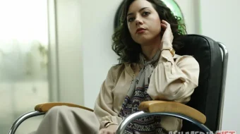 Ajoyib xayolparast / Charli-Swanning 3-xayollari Uzbek tilida O'zbekcha 2012 tarjima kino Full HD tas-ix skachat skrinshot 2