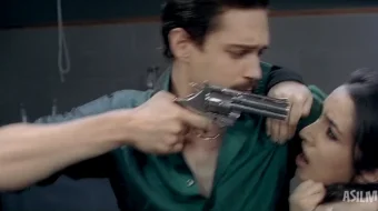 Uchta karta / 3 ta kartalar / Nafsiga qul kimsalar Hind kino 2010 Uzbek tilida O'zbekcha tarjima kino Full HD tas-ix skachat skrinshot 1