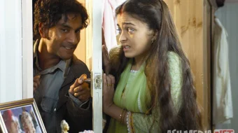 Azoblangan ayol / G'azablangan Hind kino 2006 Uzbek tilida O'zbekcha tarjima kino Full HD tas-ix skachat skrinshot 4