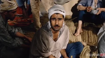 Begona / Notanish odam 1967 Fransiya retro kinosi Uzbek tilida O'zbekcha tarjima kino HD skrinshot 4