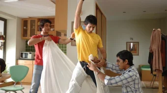 Zafaron rangi Hind kinosi Uzbek tilida 2006 O'zbekcha tarjima kino HD skrinshot 4