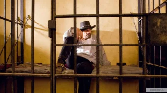 Appaluza / Apaluza Uzbek tilida 2008 O'zbekcha tarjima kino HD skrinshot 3