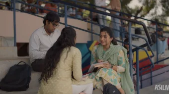 Qiz do'st / Aldangan qiz Hind kino 2025 Uzbek tilida O'zbekcha tarjima kino Full HD tas-ix skachat skrinshot 1