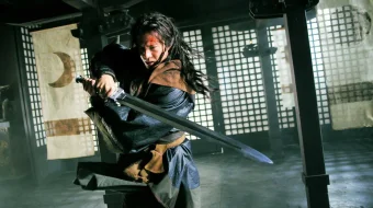 Oq qasos / Xunmendagi ziyofat Uzbek tilida 2011 O'zbekcha tarjima film Full HD skachat skrinshot 2