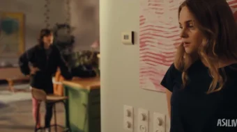 Qizil bayroq / Qizilning hamma tusi Premyera 2025 Uzbek tilida O'zbekcha tarjima kino Full HD tas-ix skachat skrinshot 1