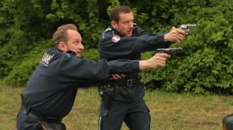 Bojxona ruxsat etadi / Bojxona, Tamojni tasdiqlaydi Fransiya filmi Uzbek tilida 2010 HD O'zbek tarjima skrinshot 3