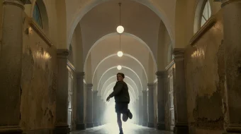 Bizga ko'rinmaydigan yorug'lik Barcha qismlari Uzbek tilida 2023 O'zbekcha tarjima kino HD skrinshot 2