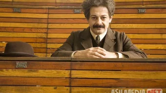 Eddington va Eynshteyn Biografik film Uzbek tilida O'zbekcha 2008 tarjima kino Full HD tas-ix skachat skrinshot 2