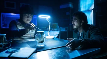 Chaqish / Qora Beva: O'lim Nishi ujas kino Uzbek tilida 2024 O'zbekcha tarjima film Full HD skachat skrinshot 1