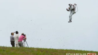 Qushcha / Ajoyib chiroyli qush AQSh Komediya filmi Uzbek tilida O'zbekcha 2008 tarjima kino Full HD tas-ix skachat skrinshot 1