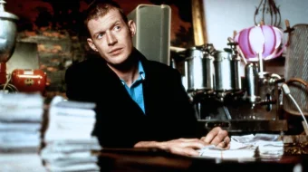 Karta, pul va ikki miltiq Uzbek tilida 1998 O'zbekcha tarjima kino HD skrinshot 4