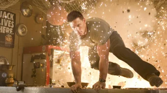 Maxsus guruh jangchisi 1 / Dengiz piyodasi 1 Uzbek tilida 2006 O'zbekcha tarjima film Full HD skachat skrinshot 2