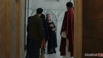 Qinidan chiqqan pichoqlar: Marhumning tirilishi / Sukut ortidagi jinoyat 2025 Uzbek tilida O'zbekcha tarjima kino Full HD tas-ix skachat skrinshot 4