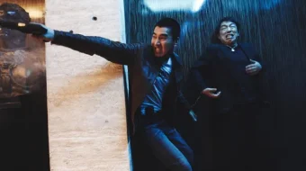 Oq va Qora 1: Muqaddima / Iptido Jangari kino Uzbek tilida 2011 O'zbekcha tarjima kino HD skrinshot 3