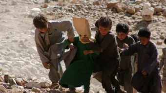 Budda uyatdan yiqildi Uzbek tilida 2007 O'zbekcha tarjima film Full HD skachat skrinshot 2