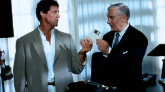 Yollanma qotillar / Assasinlar Sylvester Stallone ishtirokidaUzbek tilida 1995 O'zbekcha tarjima film Full HD skachat skrinshot 3