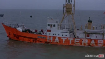 Suzuvchi Mayoq / Kema Chirog'i 1985 HD Uzbek tilida Tarjima kino Skachat skrinshot 3