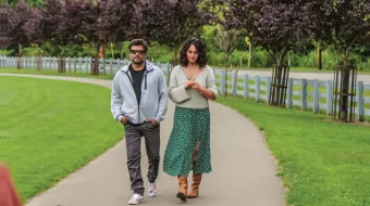 Sotqin do'st Hind kinosi Uzbek tilida 2020 O'zbekcha tarjima kino HD skrinshot 3