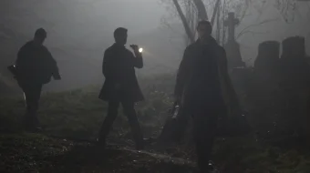 Qabrlar Oralab / Qabr orasida / Qo'rquv iskanjasida / Qotil Izidan Uzbek tilida 2014 O'zbekcha tarjima kino HD skrinshot 3