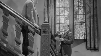 Sherlok Xolms: O'lim bilan yuzma-yuz Uzbek tilida 1943 O'zbekcha tarjima kino HD skrinshot 2